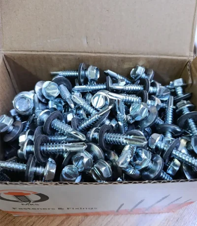 Roofing screw
