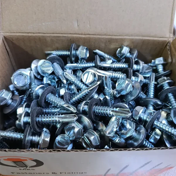 Roofing screw